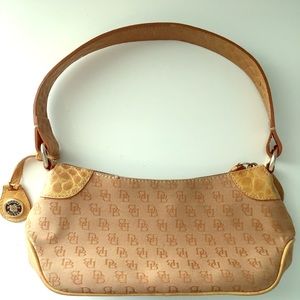 Dooney and bourke designer handbag